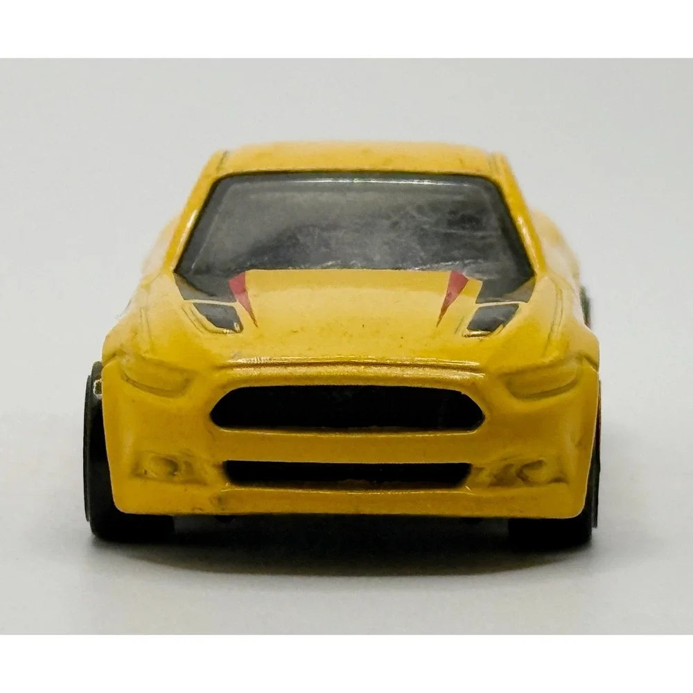 Hot Wheels 2015‎ Yellow Ford Mustang 5.0 GT 1/64 Diecast Toy Car Loose 2014